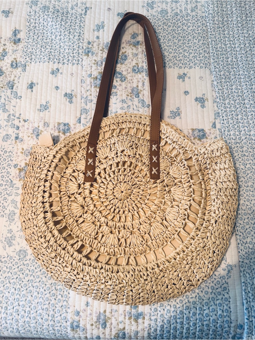 NWOT Round Straw Bag - Picture 6 of 8